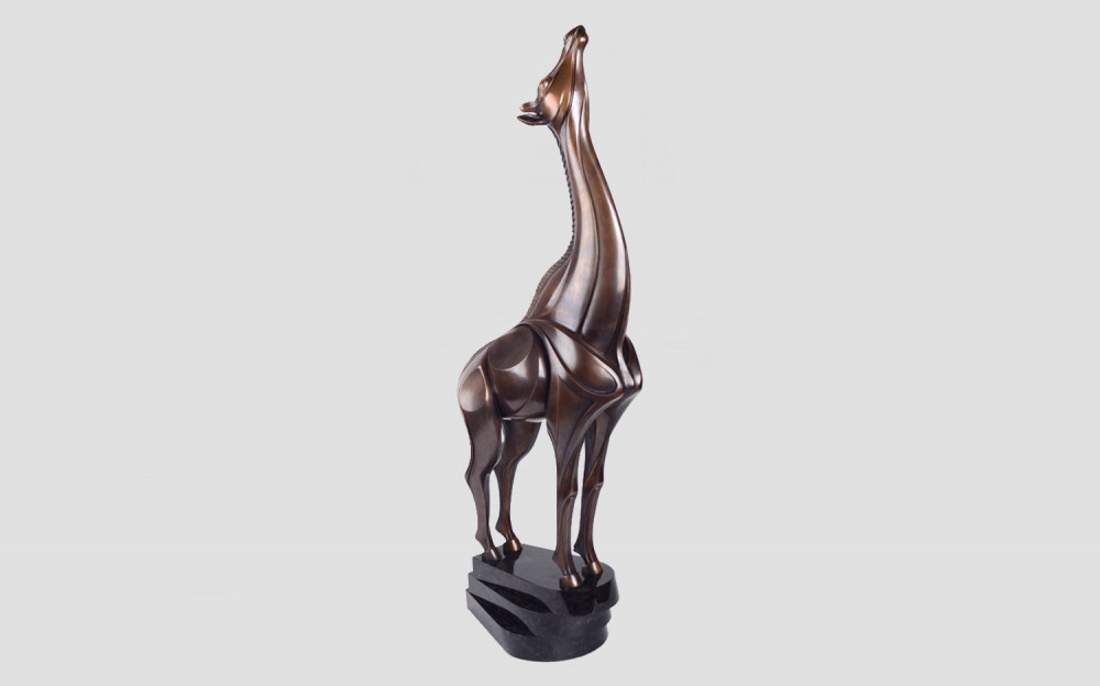 Скульптура жирафа - К звездам